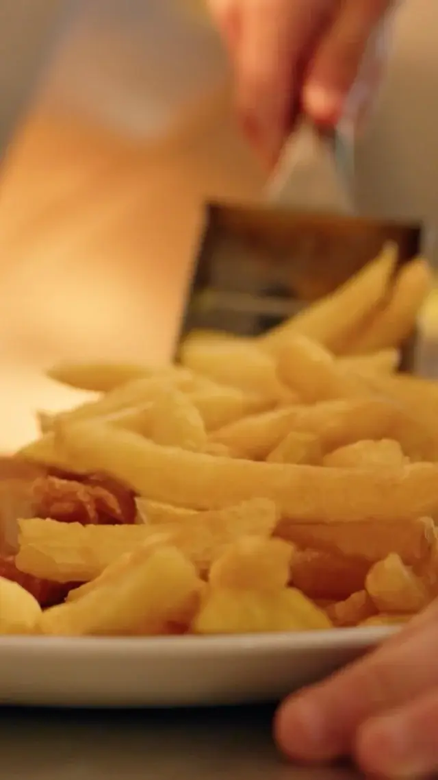 POV: You realise it’s National Chip Week, and suddenly, nothing else will do.

Just a proper helping of Eric’s golden, fluffy, piping-hot chips, generously doused in salt and vinegar. 🤤

Honestly, we don’t make the rules. It’s National Chip Week, it’s only right to celebrate accordingly!

#NationalChipWeek #EricsFishAndChips #FishAndChips #Chips