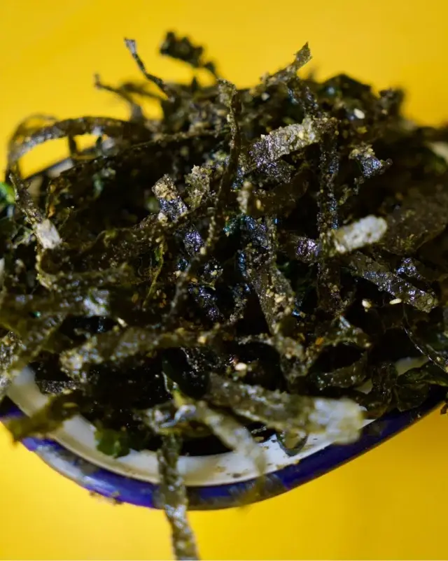 A little something extra for the table.

Our crispy seaweed is crisp, salty and seriously moreish.

Enjoy it alongside your fish and chips, or add it to the table with a few of our small plates. Made for sharing… although we won’t judge if you keep it to yourself.

#niptonorthnorfolk #ericsfishandchips #notyouraveragechippy #norfolk #norfolkfood